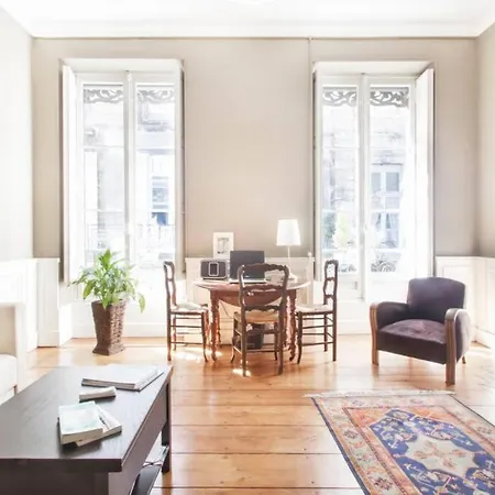 Au Coeur Du Quartier Historique Appartement Bordeaux Buitenkant foto